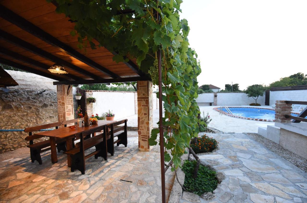 House & Apartment Palaca Donji Zemunik Bagian luar foto