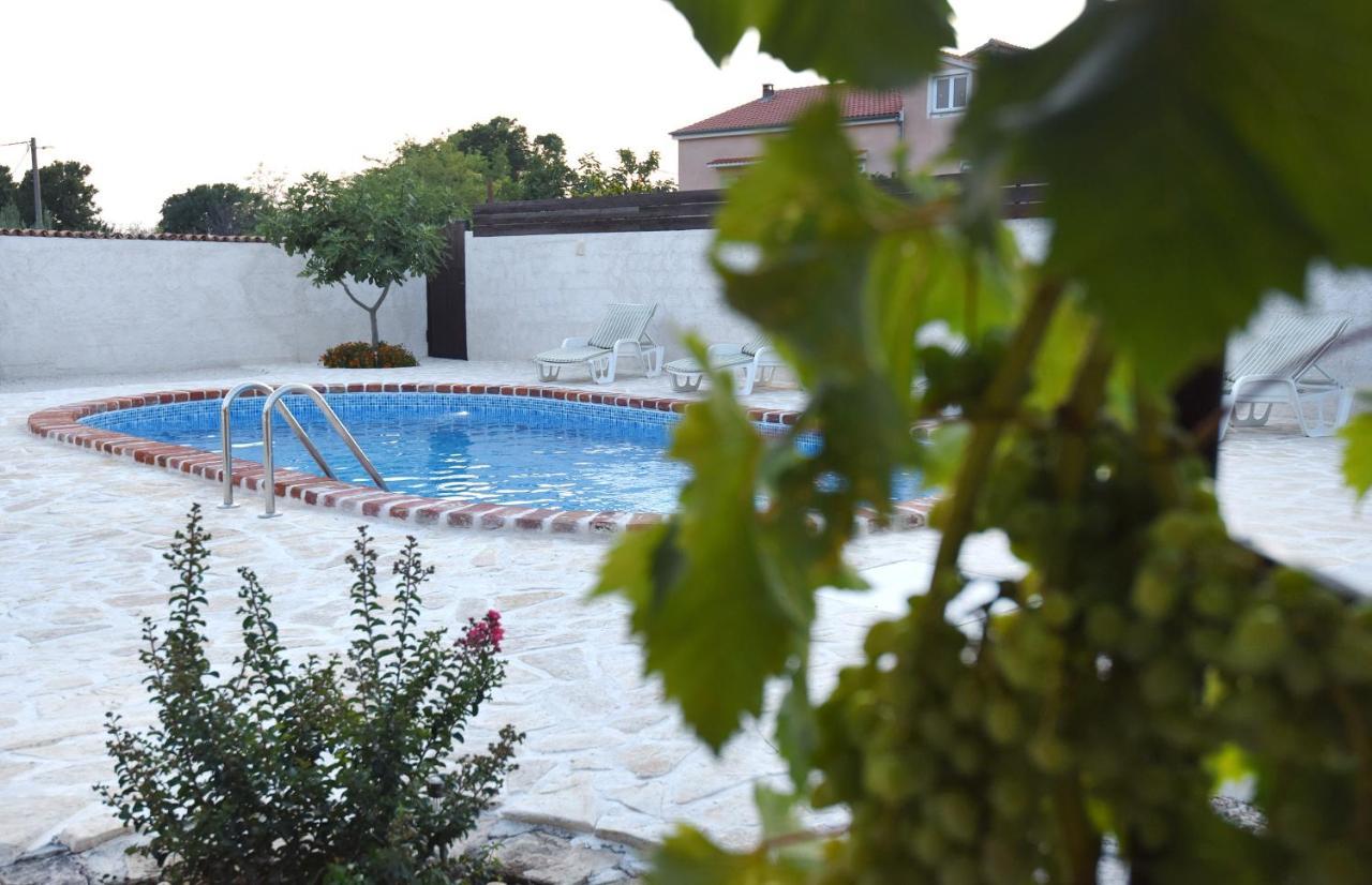 House & Apartment Palaca Donji Zemunik Bagian luar foto