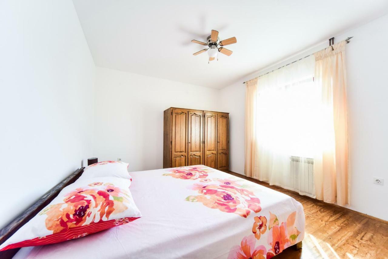 House & Apartment Palaca Donji Zemunik Bagian luar foto