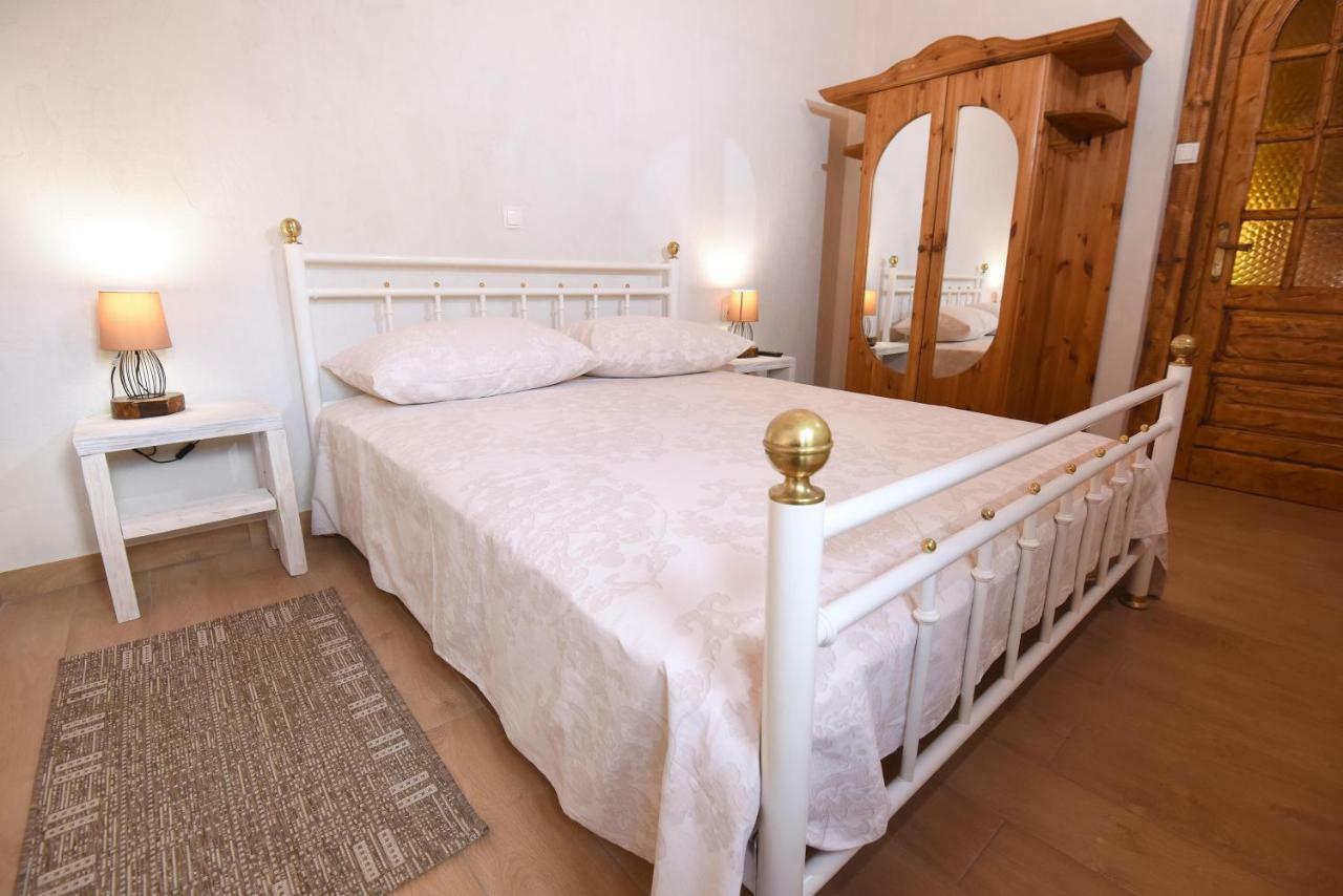 House & Apartment Palaca Donji Zemunik Bagian luar foto